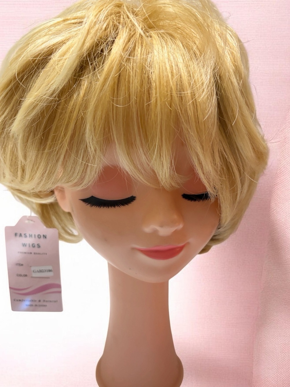 NWT Short Layered Blonde Women's Wig